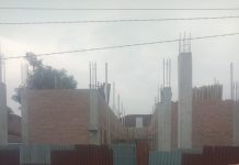 Pembangunan Kos – Kosan 3 Lantai 35 Kamar Diduga Tanpa Izin, Pemilik Bersikap Sombong Diduga Andalkan Beking, Publik Uji Ketegasan Pemerintah