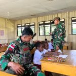 Tingkatkan semangat belajar anak Papua, Satgas Yonif 645/Gty kunjungi SD Inpres Eragayam