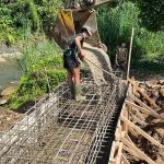 Dulu Menyeberang Sungai, Kini Warga Yo’o Menanti Jembatan yang Lebih Aman