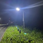 Harapan Baru Terangi Kampung Binaan, Satgas Swasembada Yonif 643/Wns Koops TNI Habema Bersama Warga Pasang Lampu Solar Cell