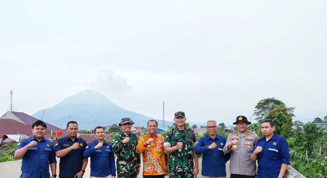 Pangdam I/BB Tinjau Kesiapsiagaan Penanganan Erupsi Gunung Sinabung, 1.279 Personel Disiagakan